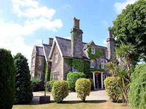 The Priory - Country Manor House Log Burner Sea Views Pet Friendly