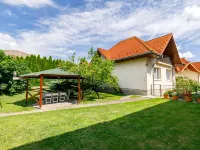Kusz Hotels in 
