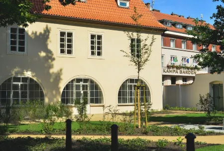 Pytloun Kampa Garden Hotel Prague Отели рядом с достопримечательностью «Кафедральный собор Святых Кирилла и Мефодия»
