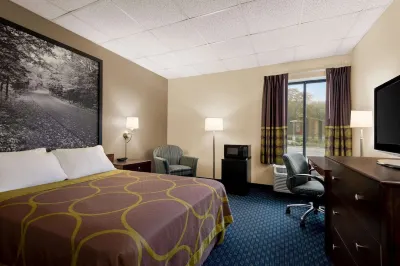 Super 8 by Wyndham Liverpool/Syracuse North Airport Hotels near Syracuse Inner Harbor