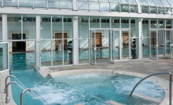 Four Seasons Hotel Hampshire - Housity