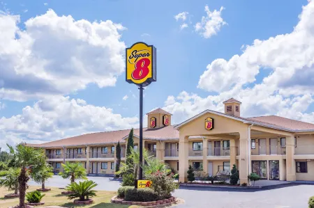 Super 8 by Wyndham Prattville Montgomery