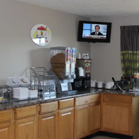 Super 8 by Wyndham Grand Rapids/Wyoming