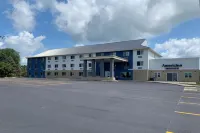 AmericInn by Wyndham Dodgeville Hotels in Mineral Point