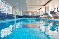 Diamond Water Edge Resort - Pools