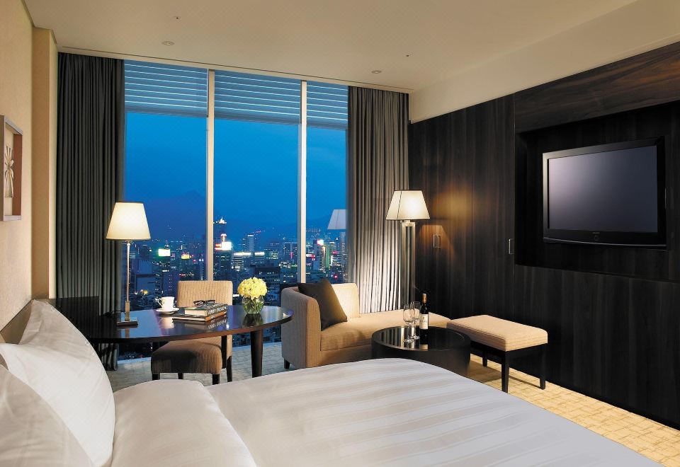 3. 라마다 플라자 ..