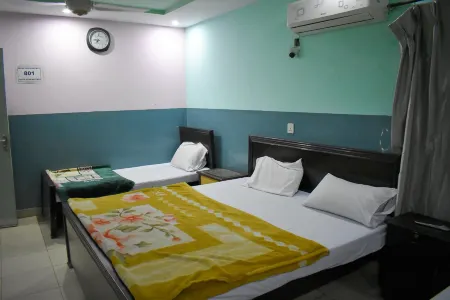 Hotel Anarkali Inn Отели рядом с достопримечательностью «Самади оф Рейнджит Сингх»