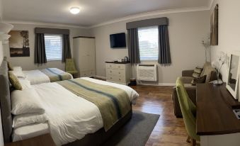 The White Horse Hotel and Luxury Shepherds Huts - Housity