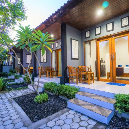 Nusa Bagus Homestay Lembongan Отели рядом с достопримечательностью «Пляж Тамаринд»