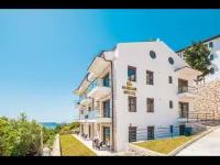 Golden Rose Suit Hotel