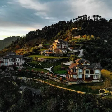 The Hosteller Mussoorie by the Streamside, Kempty Hotels near Kempty Falls