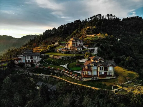 The Hosteller Mussoorie by the Streamside, Kempty