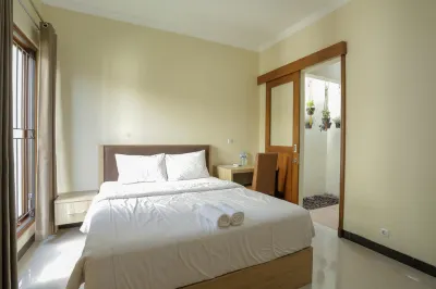 IDR Green Guest House Syariah Mitra RedDoorz Hotel di Kecamatan Banjarsari