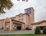 Sleep Inn & Suites Hagerstown Hotel berhampiran American Eagle Outlet