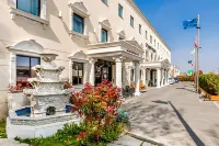 Grand Sapphire Hotel & Banqueting Hotel berhampiran Nettlefold Field