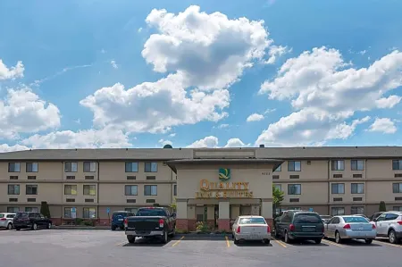 Quality Inn & Suites Detroit Metro Airport