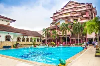 Abadi Hotel Convention Center - Pools