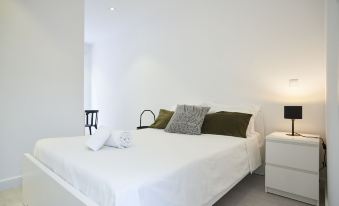 Altido Modern 3-Br Apartment in Western Lisbon