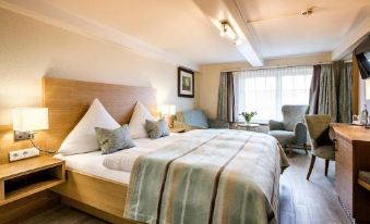 Hotel Neuwarft Altbau - Housity