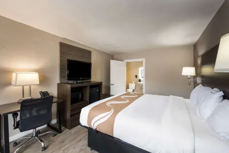 Quality Inn Отели рядом с достопримечательностью «Kure CBD & Vape»