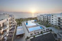 Capital Coast Resort and Spa - Pool
