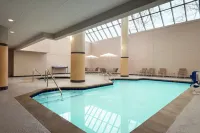 DoubleTree by Hilton St. Paul East - Pools