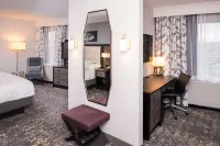 DoubleTree by Hilton Utica - WiFi