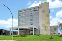 Home2 Suites by Hilton Montreal Dorval Hotel a Pointe Claire