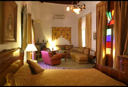 Riad El Ghalia Отели рядом с достопримечательностью «Аль-Карауин»