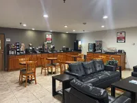 Econo Lodge - parking