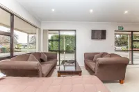 Parkview Motor Inn Hotels in Pukekohe