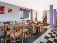 Longhorn Inn & Suites Hotels near Austin Park