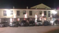 Apartamentos Turísticos la Garza فنادق في Casar de Caceres