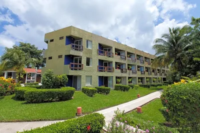 Casa del Mar Cozumel Hotel & Dive Resort Отели рядом с достопримечательностью «Iglesia Olas de Gracia»