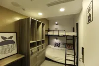 Flyinn Hostel
