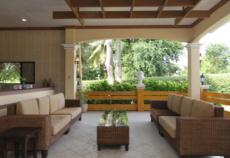 옥통 케이브 리조트의 야외 수영장 이미지