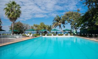 Sunbird Livingstonia Beach Hotel - Housity