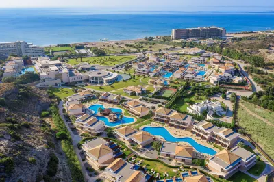 La Marquise Luxury Resort Complex Отели рядом с достопримечательностью «Eucalyptus Street»