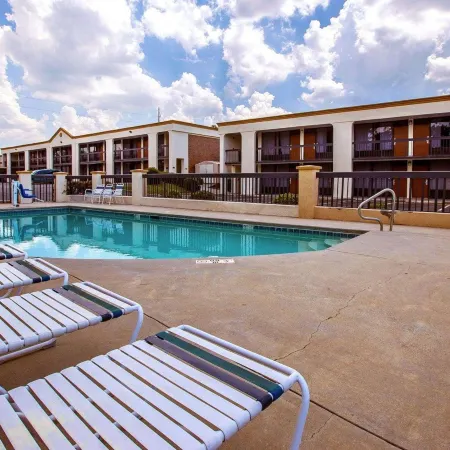 Quality Inn Suwanee I-85