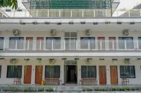 RedDoorz @ Jalan Majapahit Semarang Hotel di Pedurungan