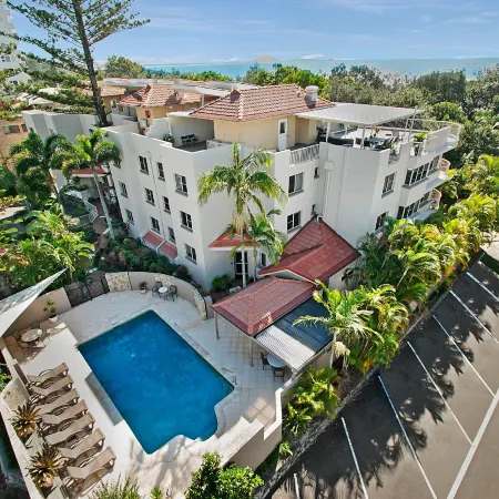 Beachcomber on the Spit Отели рядом с достопримечательностью «Аквариум СИ ЛАЙФ Саншайн-Кост»