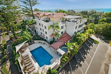 Beachcomber on the Spit Отели рядом с достопримечательностью «Аквариум СИ ЛАЙФ Саншайн-Кост»