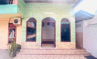 Hotel Gerung 1 Near Alun Alun Nganjuk Mitra RedDoorz