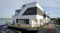Schwimmendes Haus Robby II Hotel in zona Griechisches Restaurant Archimides