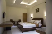 The Grand White Palace Hotels in Sirkazhi