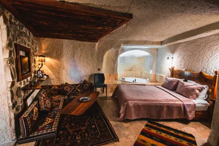 Apex Cave Hotel