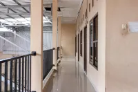RedDoorz @ Jalan Sidomuncul 2 Jambi Hotels in Kota Baru