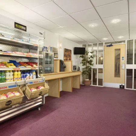 Days Inn by Wyndham Sedgemoor M5