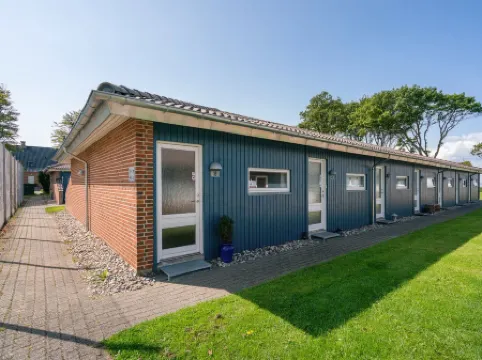 "Nomi" - 85m from the Sea