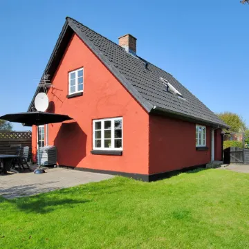 "Indi" - 400m from the Sea